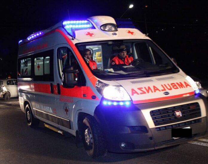 ambulanza-7736